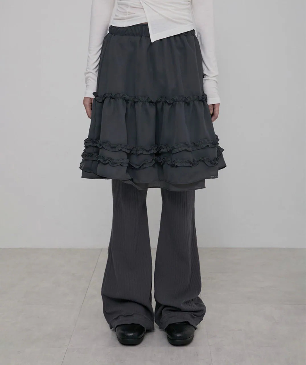【Flare up】Layered Ruffle Skirt Pants [Black / Charcoal]