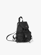 【fennec】BERRY POCKET BACKPACK [ SLIVER / BLACK ]