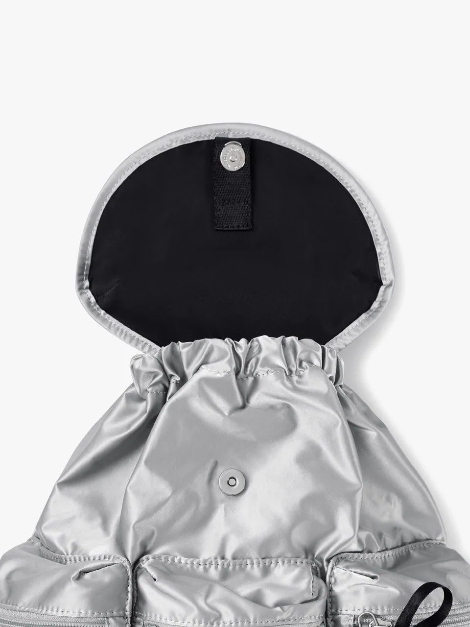 【fennec】BERRY POCKET BACKPACK [ SLIVER / BLACK ]