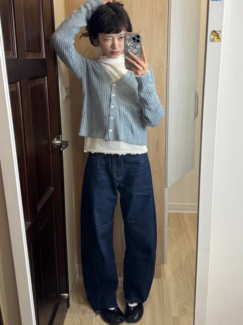 深藍色彎刀牛仔長褲