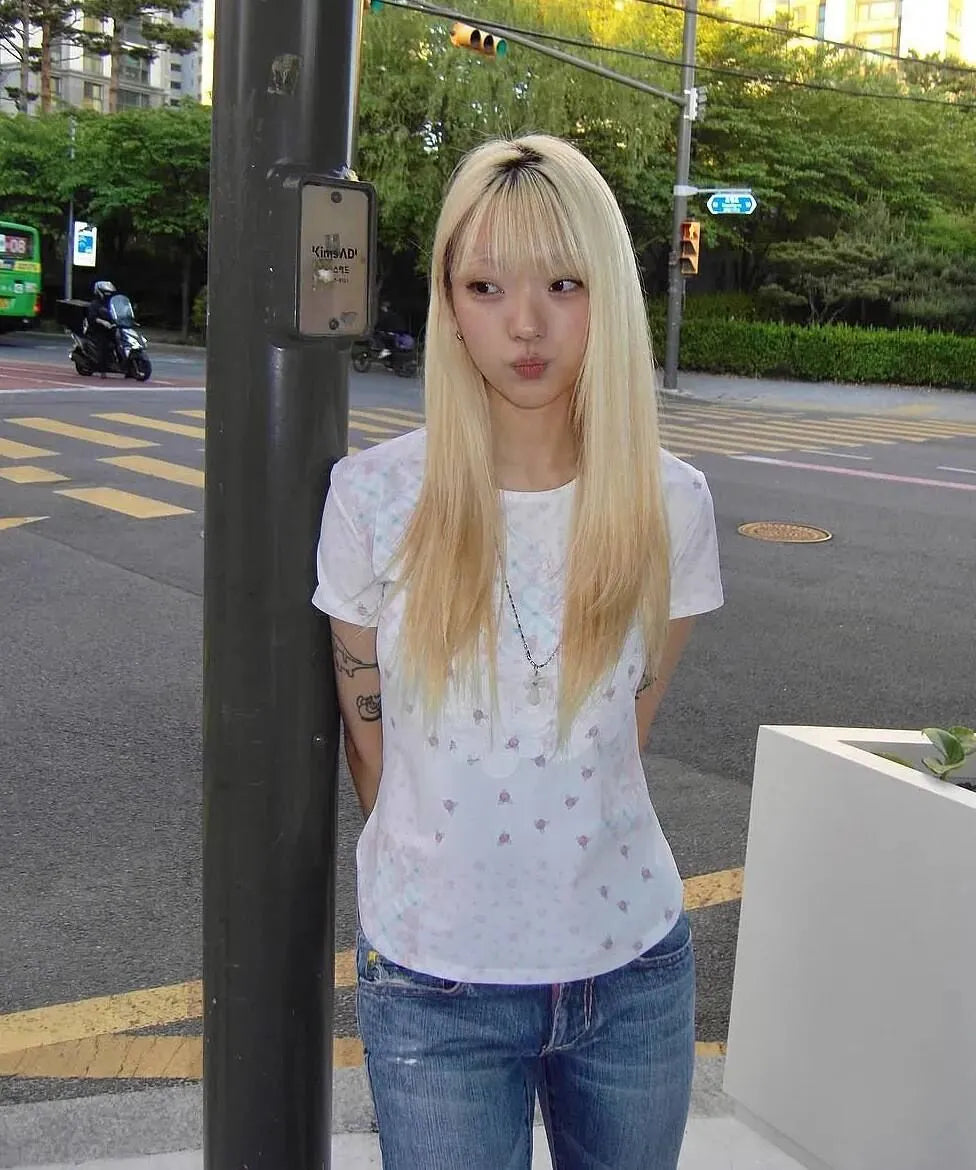 【typeservice】Flower Applique Curve Short Sleeve Top [Pink]