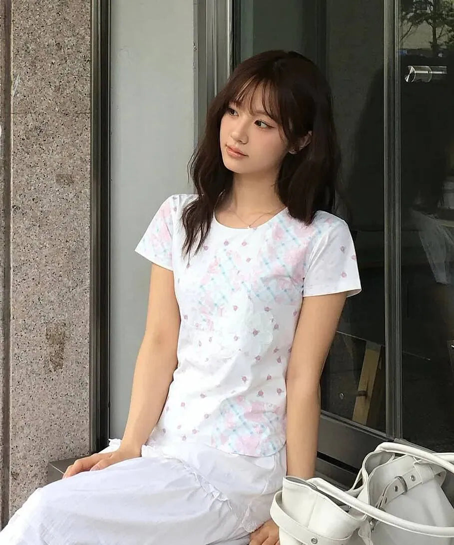 【typeservice】Flower Applique Curve Short Sleeve Top [Pink]