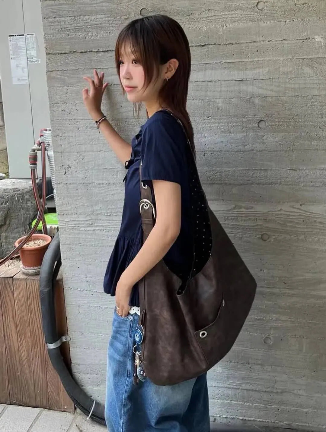 【Leterie】BUCKLE REVERSIBLE SHOULDER BAG [5 colors] （咖啡色現貨）