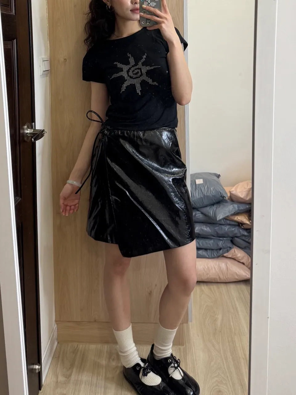 亮皮綁帶短裙（黑色現貨）