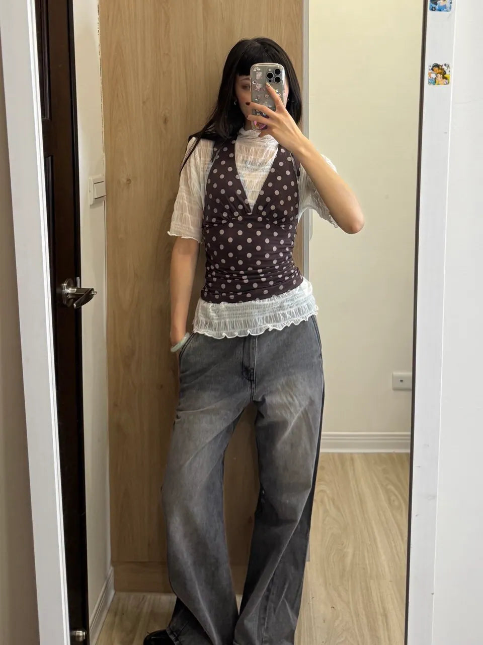 水洗感灰黑色牛仔長褲