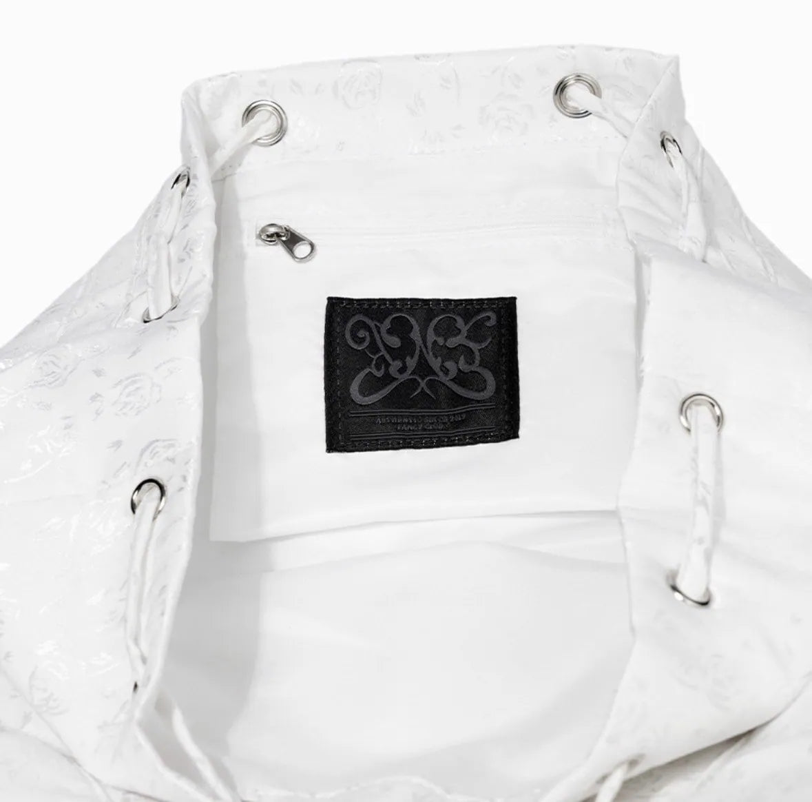 【Fancy Club】SATIN EYELET BACKPACK [White / Black]