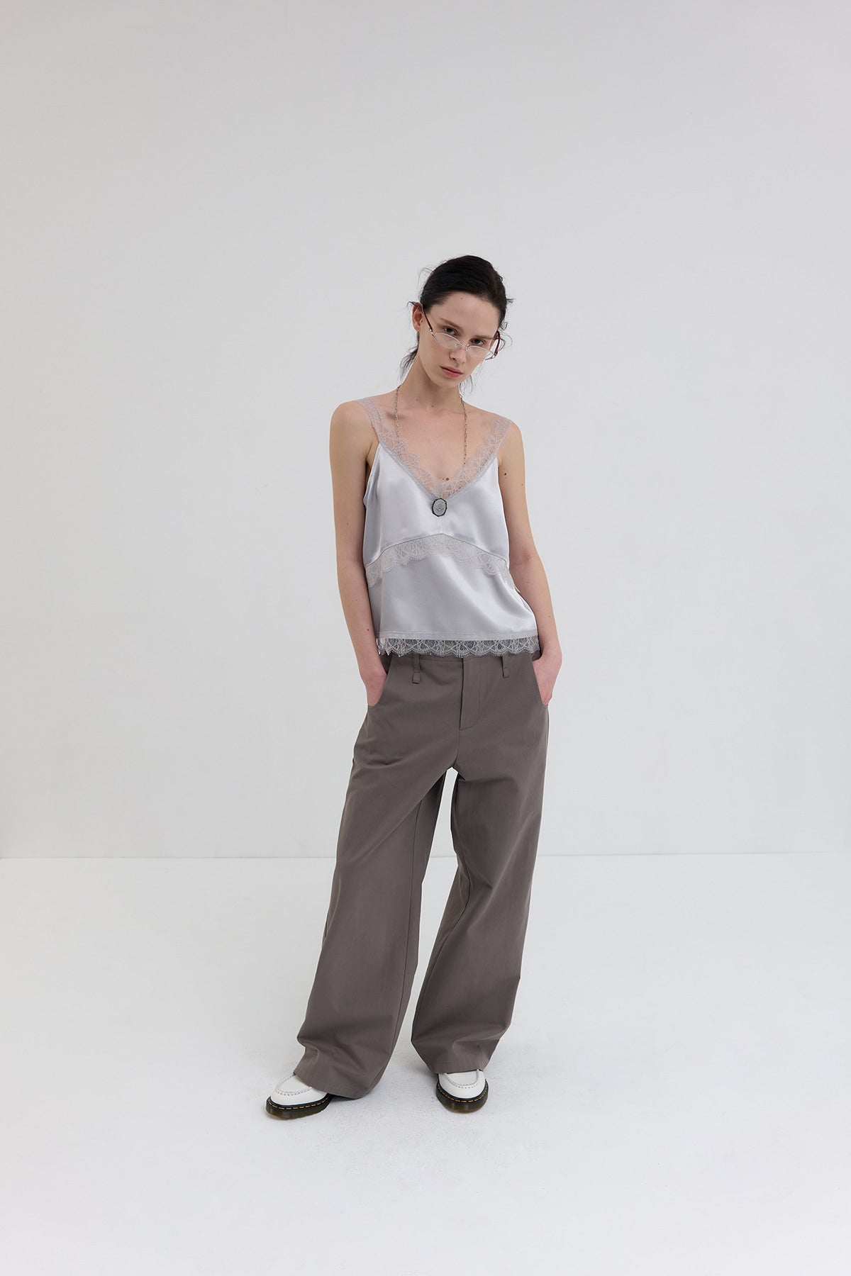 【overdue flair】LACE SATIN SLEEVELESS - 2 colors