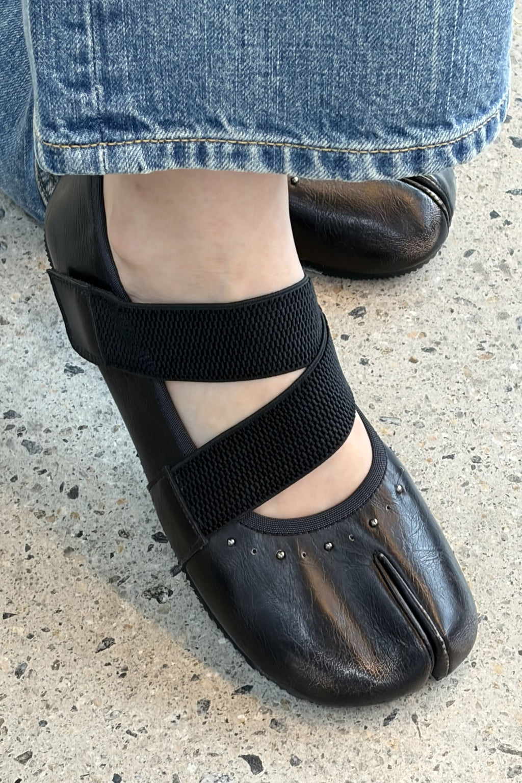 TABI POINT FLAT SHOES