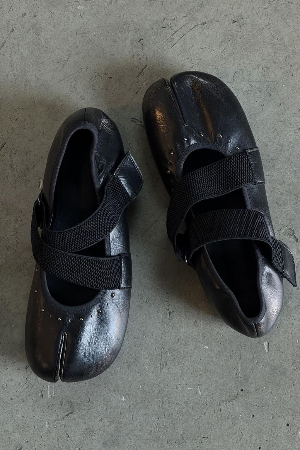 TABI POINT FLAT SHOES