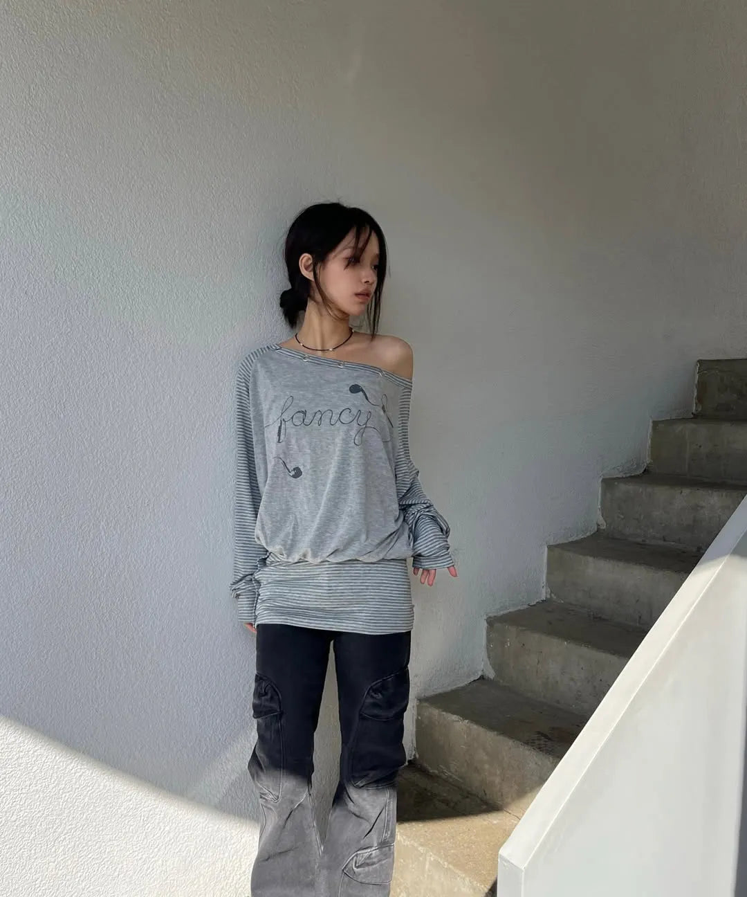 【Fancy Club】DRAWING STRIPE OFF-SHOULDER [Gray / Black]