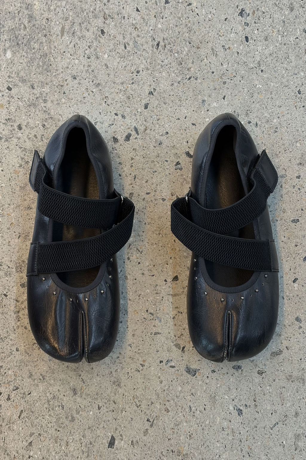 TABI POINT FLAT SHOES
