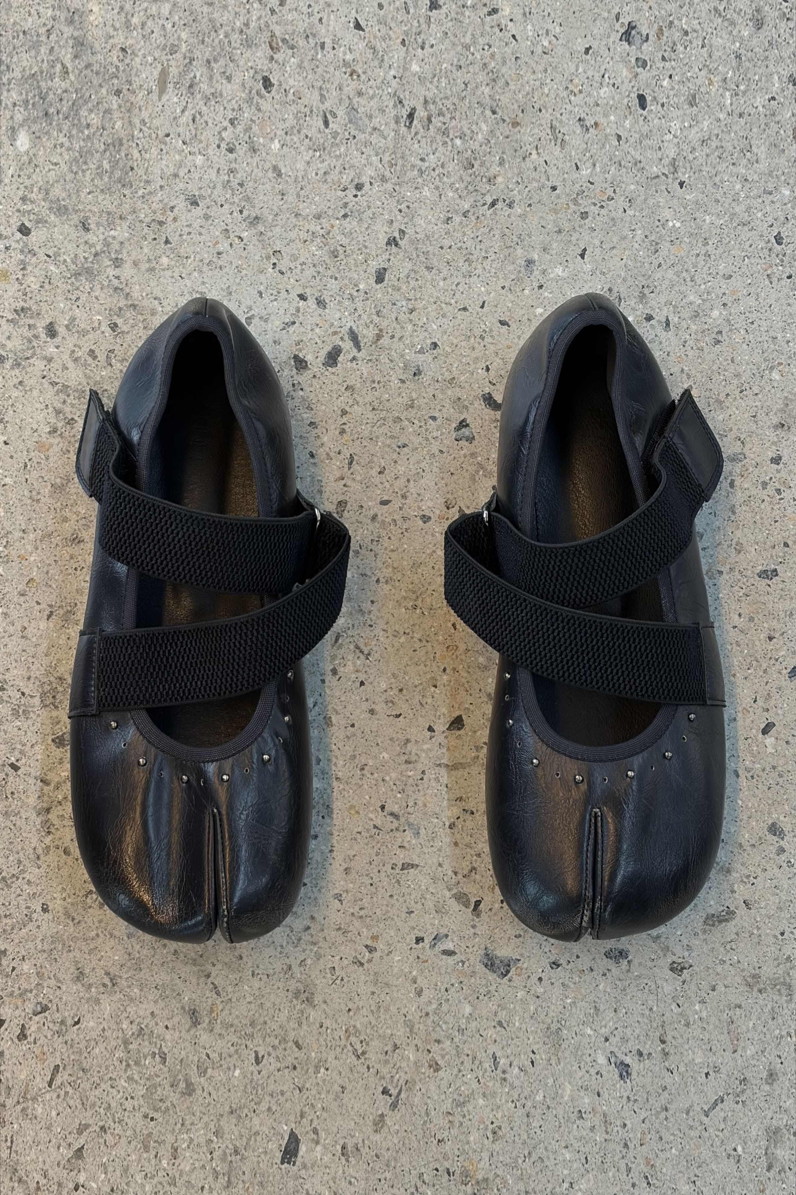 TABI POINT FLAT SHOES