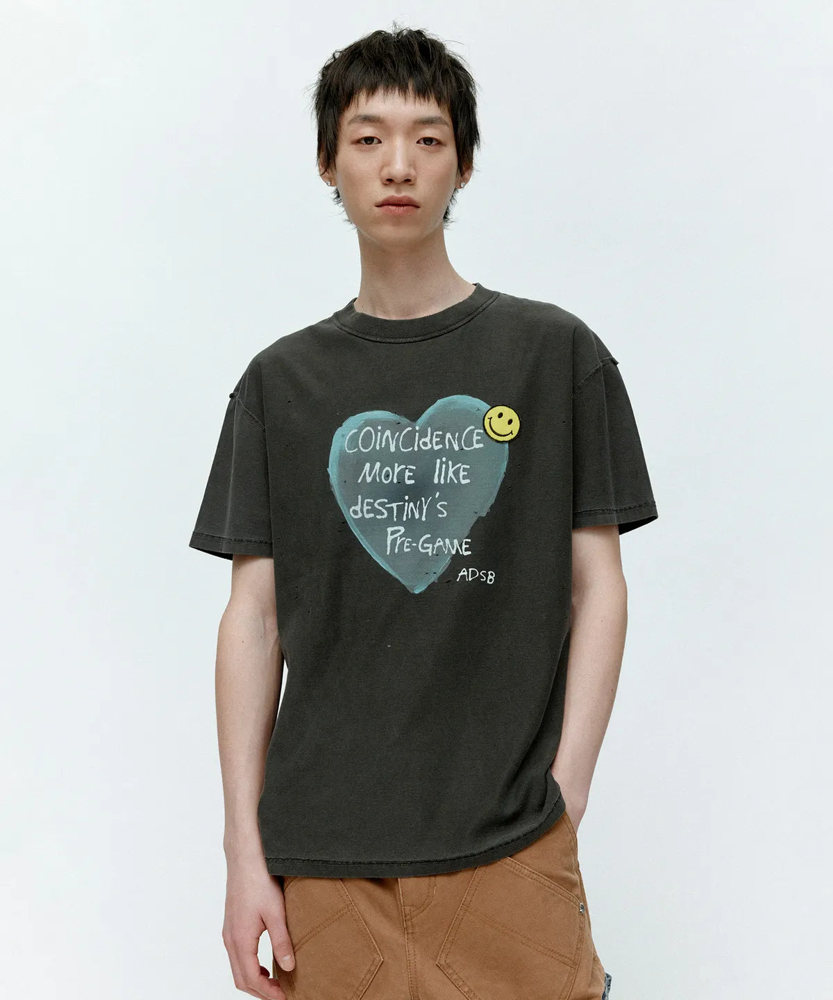 【ADSB】 UNISEX HEART MESSAGE T-SHIRT [ WHITE / CHARCOAL ]