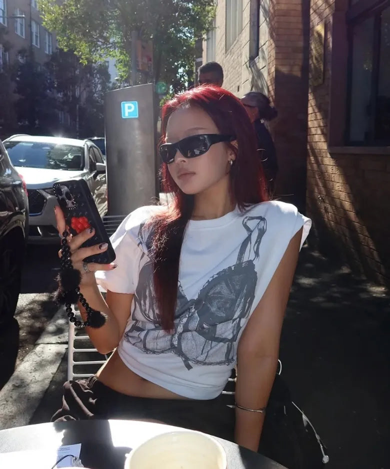 【3hreeto8ighty】SNAP CORSET GRAPHIC T-SHIRT - 2 colors