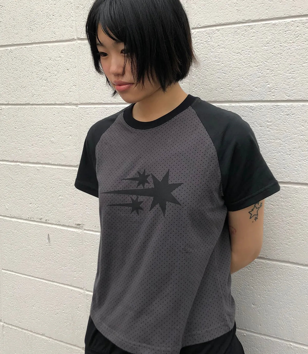 【niceghostclub】  3star dot raglan crop tee [ black / grey ]