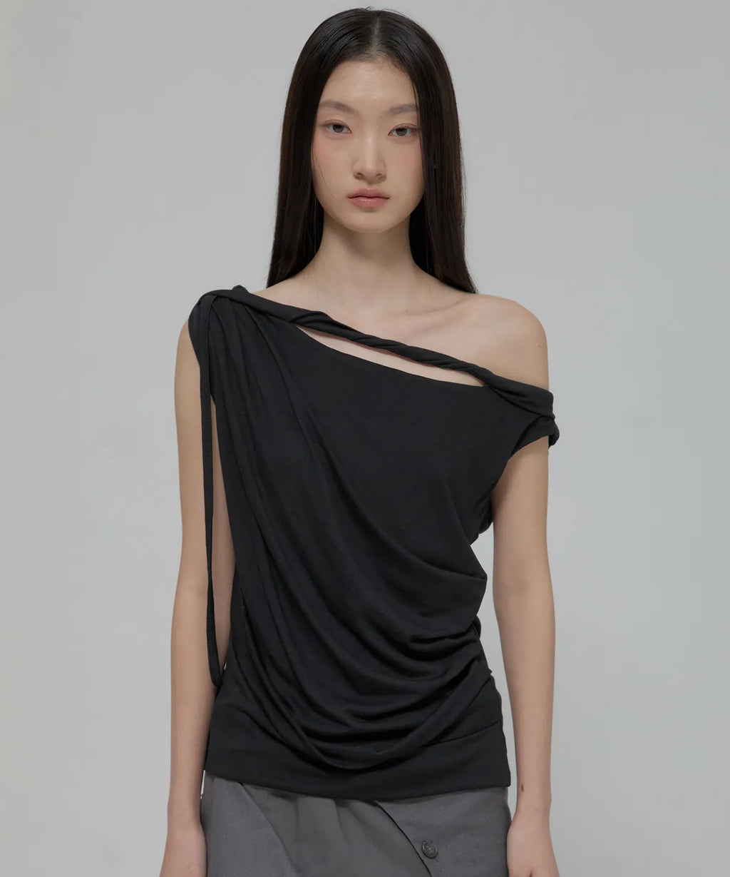 【Flare up】Braided Drape One-Shoulder Top  [Black / White]
