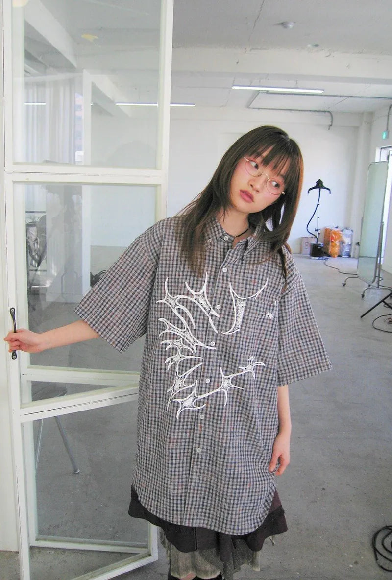 【niceghostclub】tornado star check big big half shirt [ grey / brown ]