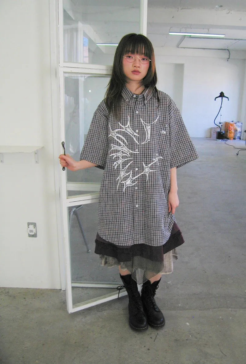 【niceghostclub】tornado star check big big half shirt [ grey / brown ]