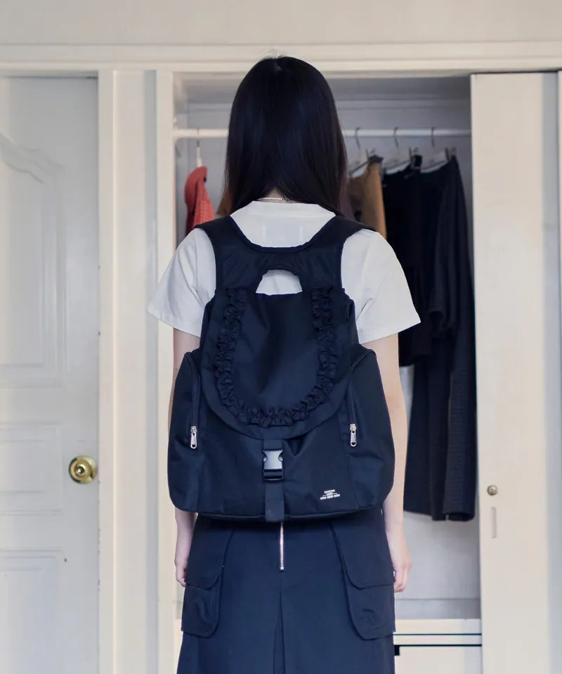 【niceghostclub】ffats frill rucksack [Black / Gray]