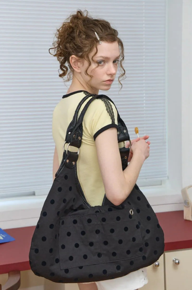 【Leterie】STITCH REVERSIBLE MARON SHOUDER BAG [ BLACK / BUTTER ]
