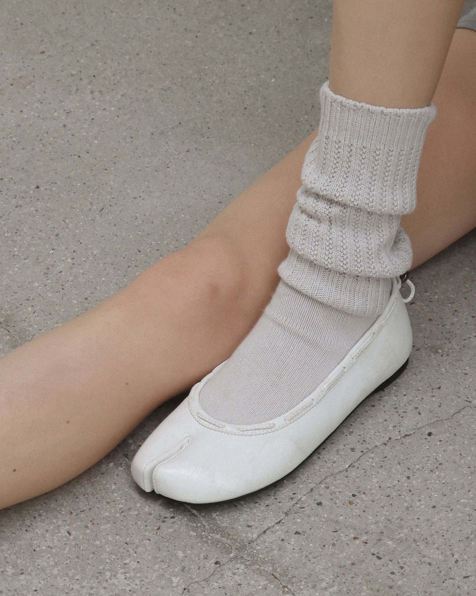 【PAES】Leather String Vintage Flat  [ White / Black ]