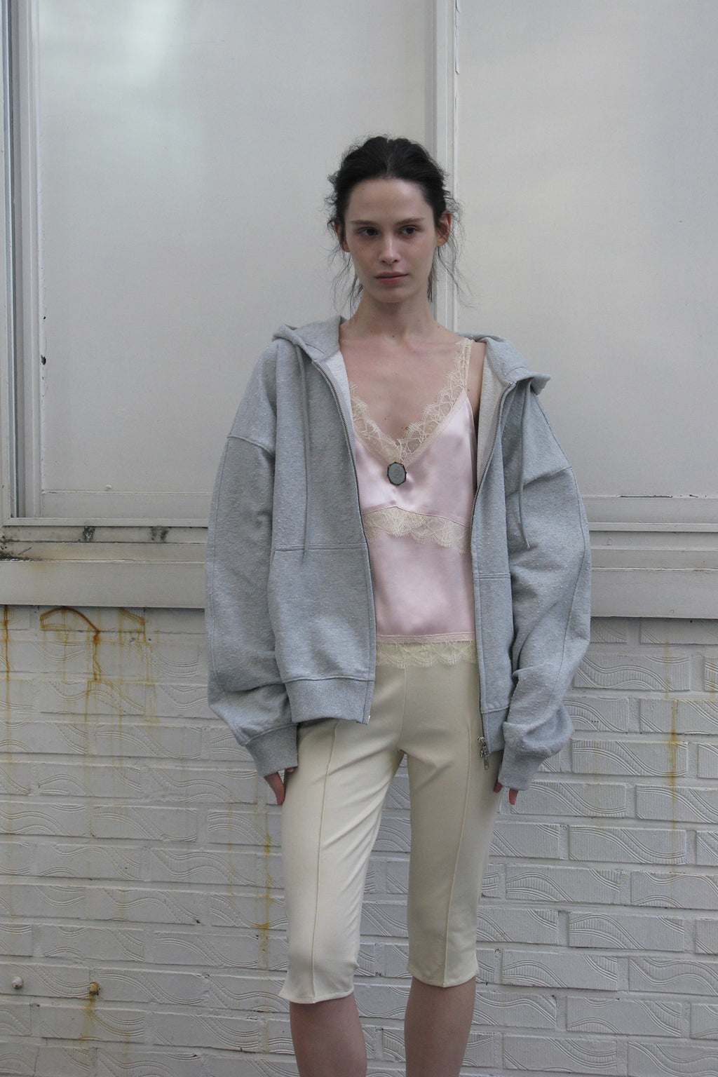 【overdue flair】LACE SATIN SLEEVELESS - 2 colors