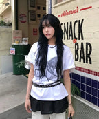 【3hreeto8ighty】SNAP CORSET GRAPHIC T-SHIRT - 2 colors