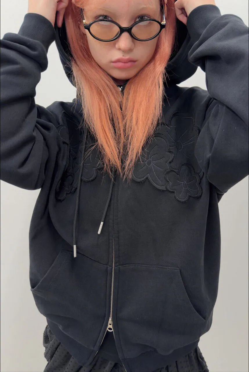 【typeservice】Flower Appliqué Zip Hoodie [Black / Charcoal]