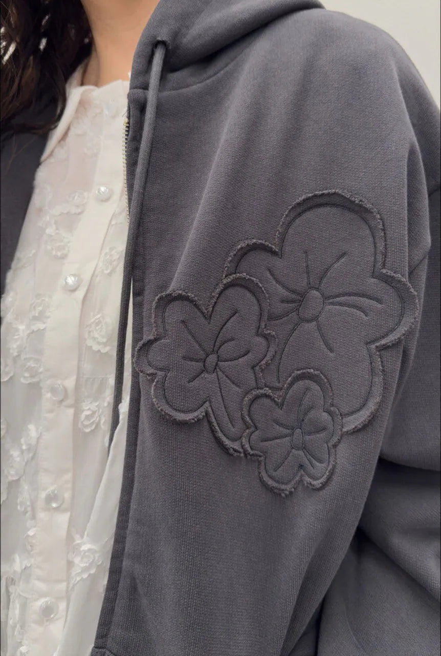 【typeservice】Flower Appliqué Zip Hoodie [Black / Charcoal]