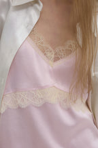 【overdue flair】LACE SATIN SLEEVELESS - 2 colors