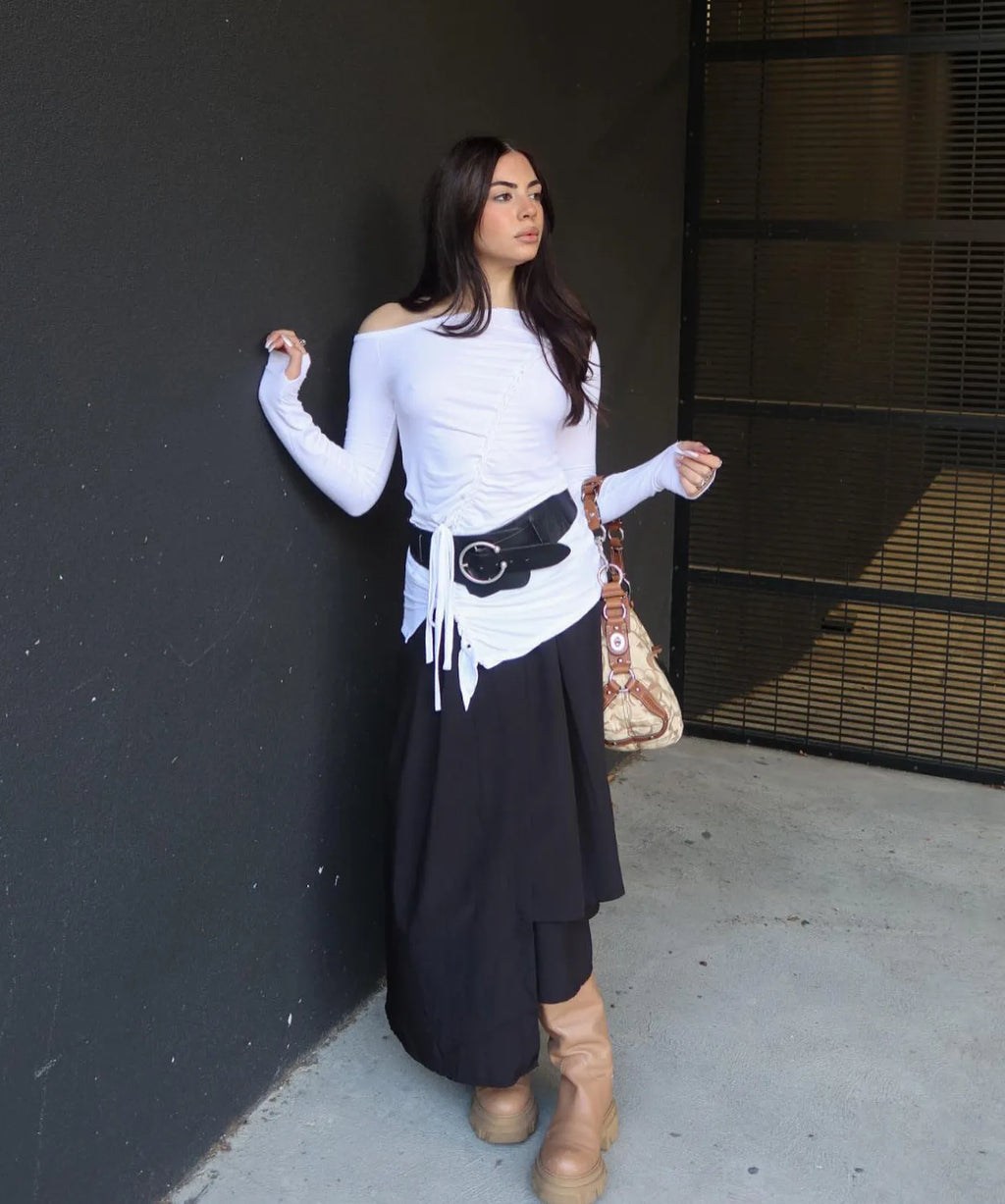 【Flare up】Handmade Twisted One-Shoulder Long Sleeve [Black / White / Gray]
