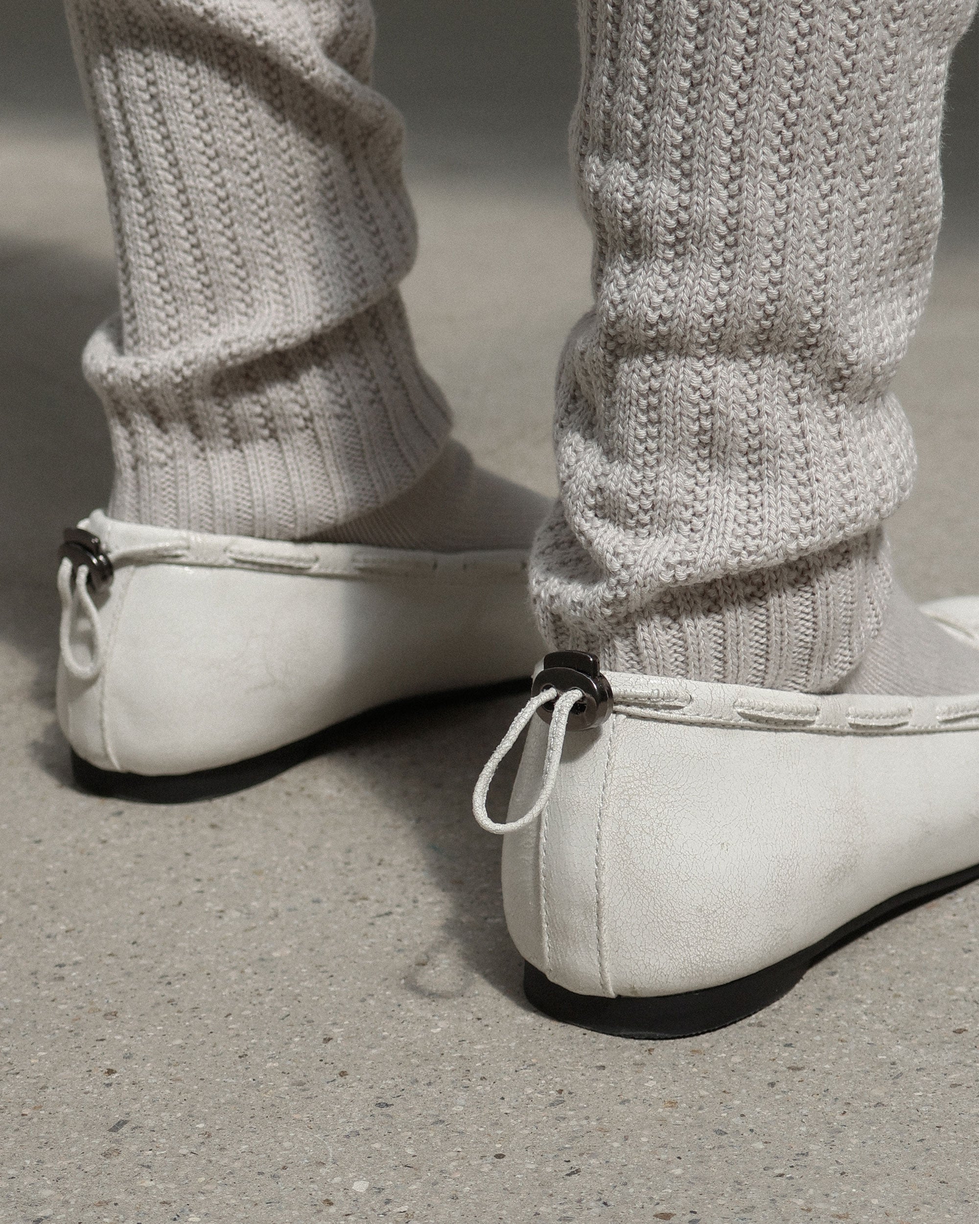 【PAES】Leather String Vintage Flat  [ White / Black ]