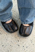 TABI POINT FLAT SHOES
