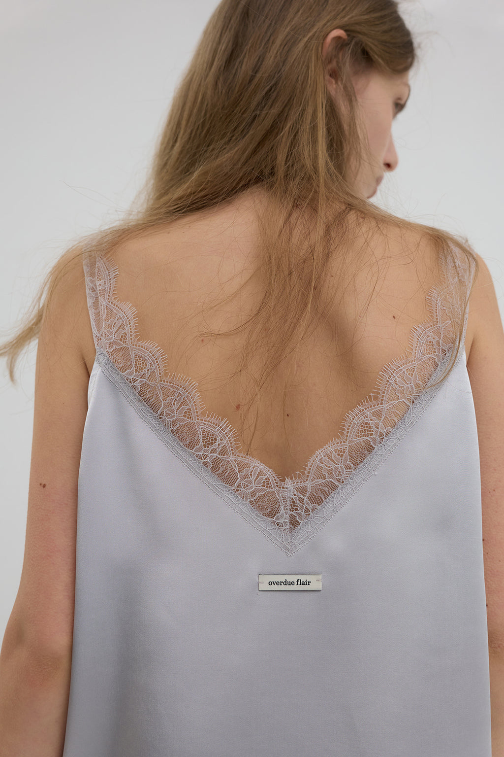 【overdue flair】LACE SATIN SLEEVELESS - 2 colors