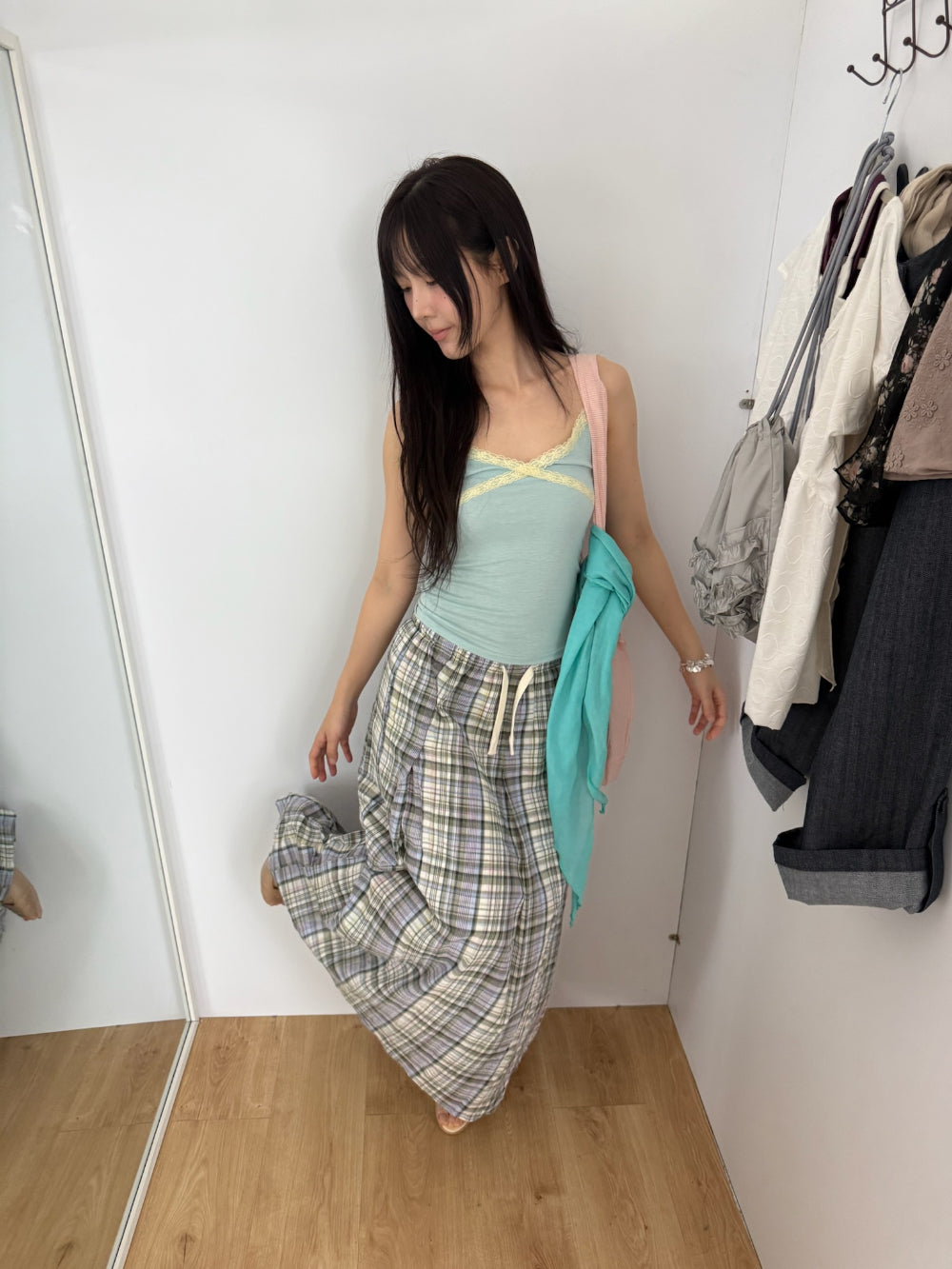 【hippie dippy】撞色拼接蕾絲背心 - 4 colors