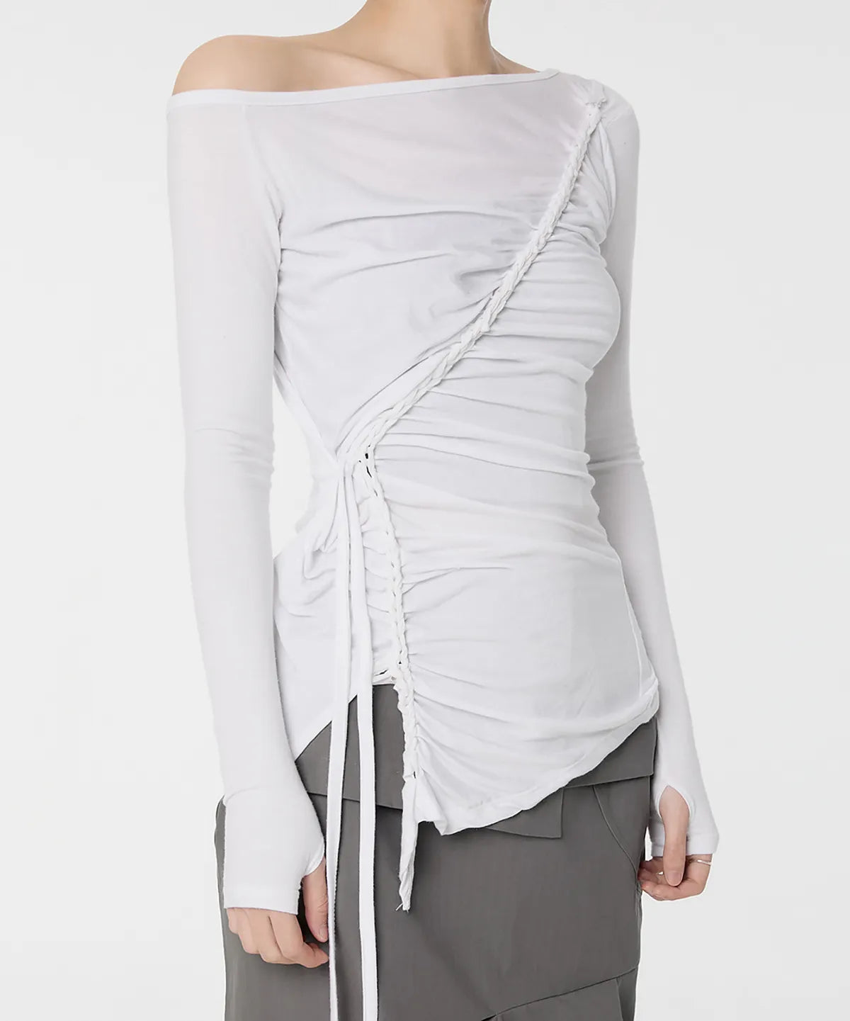 【Flare up】Handmade Twisted One-Shoulder Long Sleeve [Black / White / Gray]