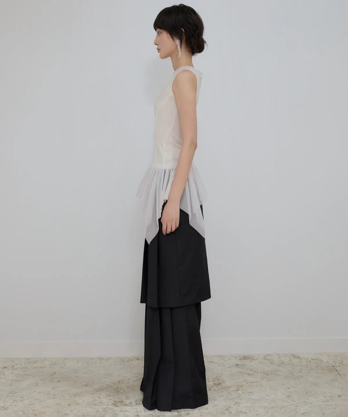 【Flare up】Layered Lace Frill Sleeveless - 3 colors