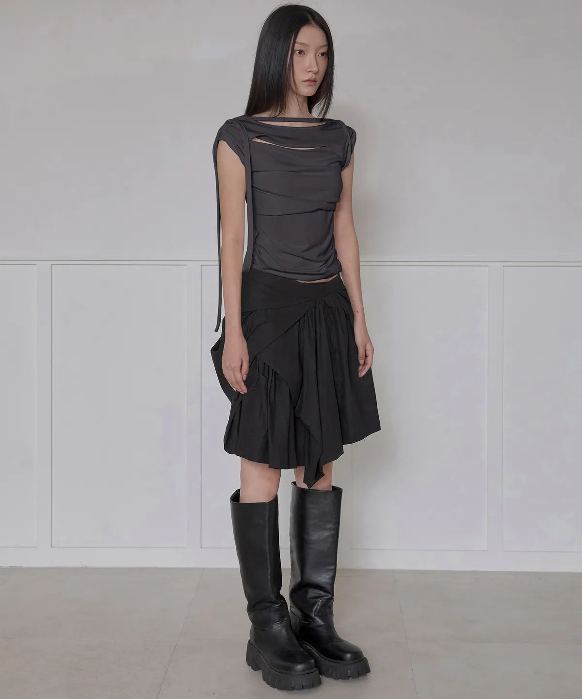 【Flare up】Asymmetrical Draped Strap Roll-Up T-Shirt [4 colors]