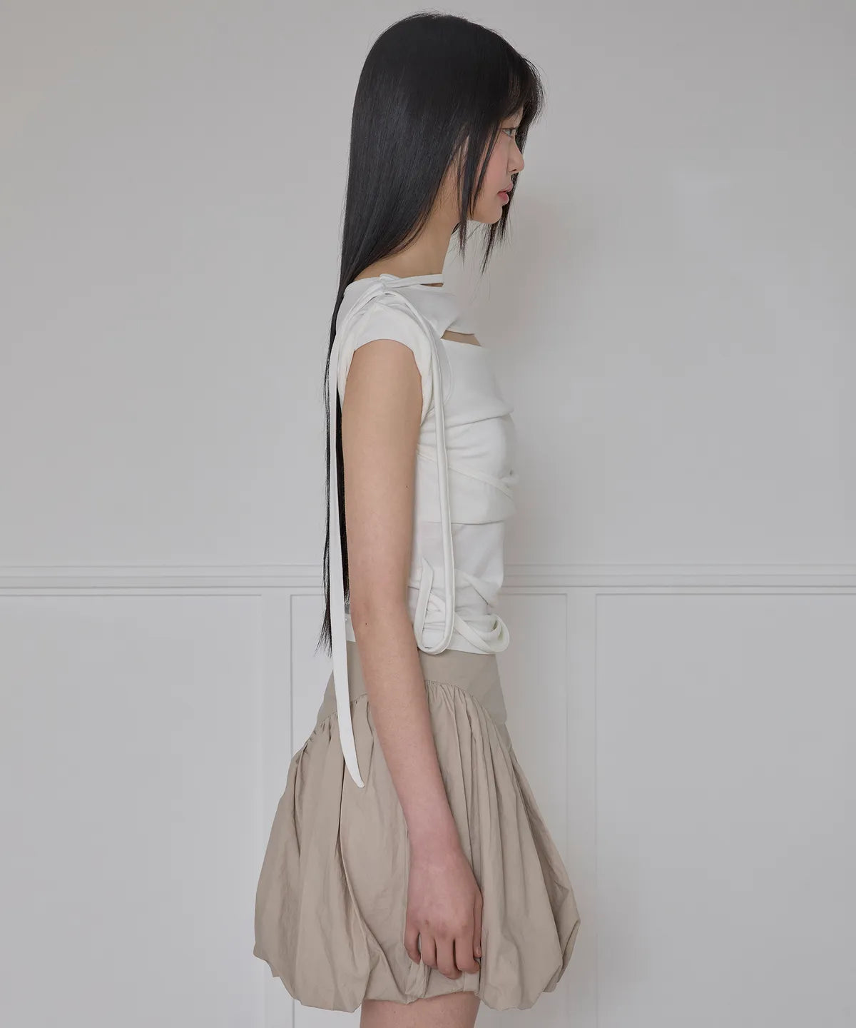 【Flare up】Asymmetrical Draped Strap Roll-Up T-Shirt [4 colors]