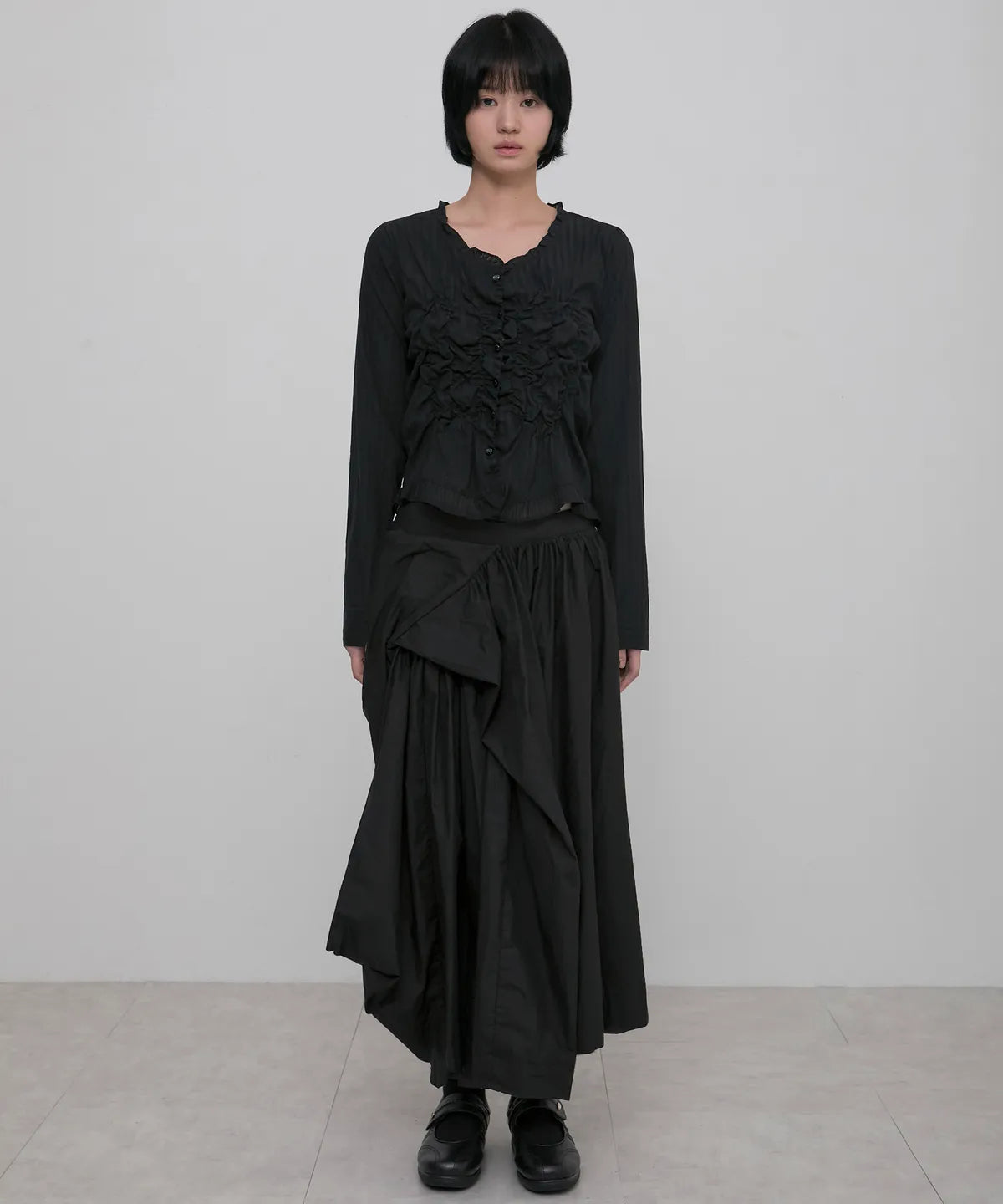 【Flare up】Saya Frill Puff Long Blouse [Black]
