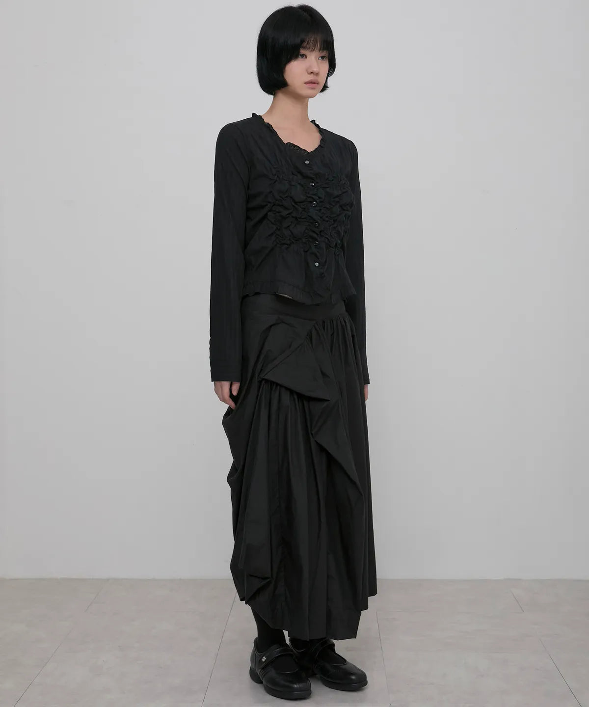 【Flare up】Saya Frill Puff Long Blouse [Black]