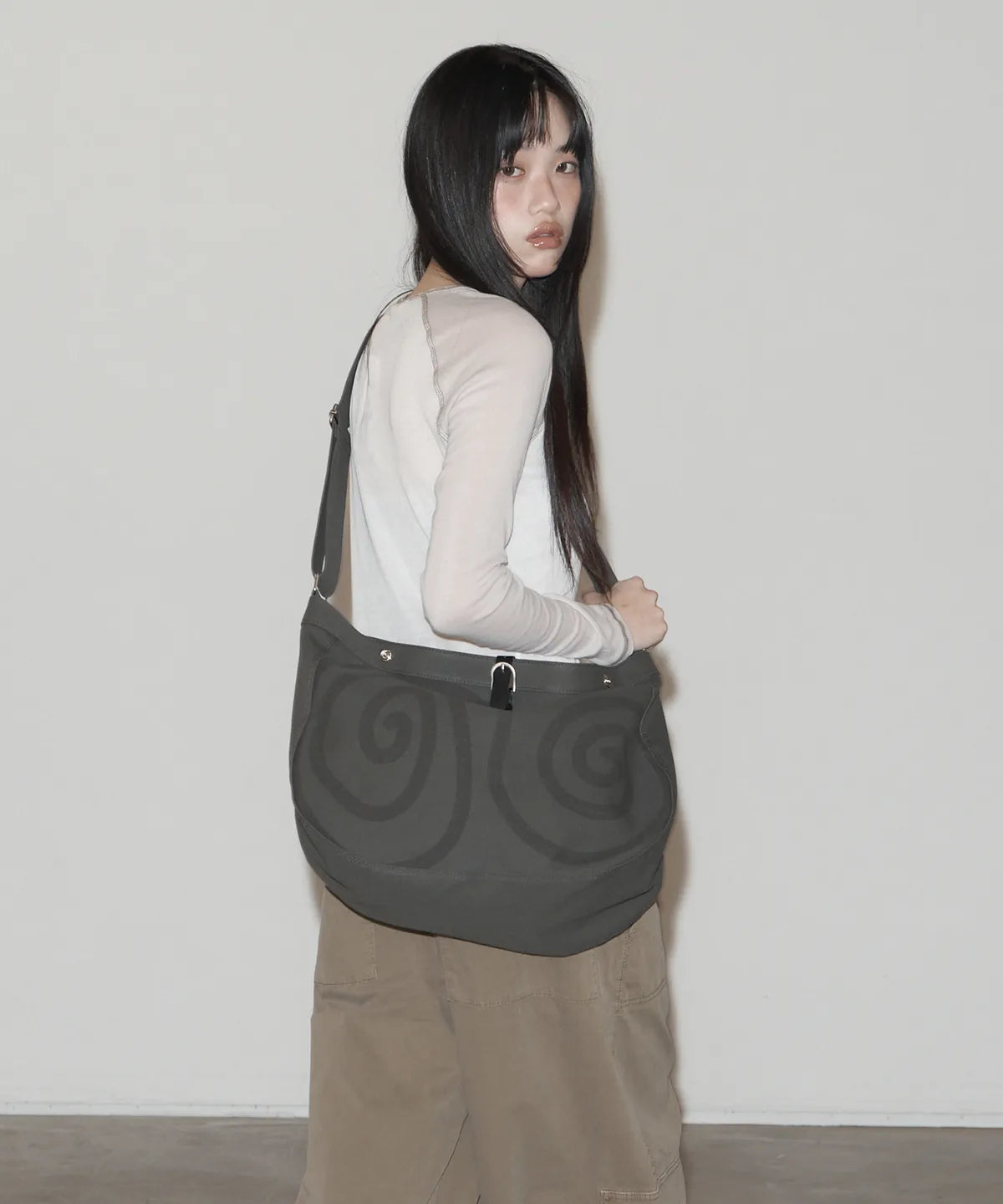 【peanut loop】Spiral Canvas cross bag - 4 colors