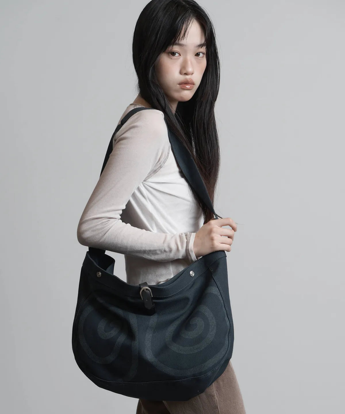 【peanut loop】Spiral Canvas cross bag - 4 colors