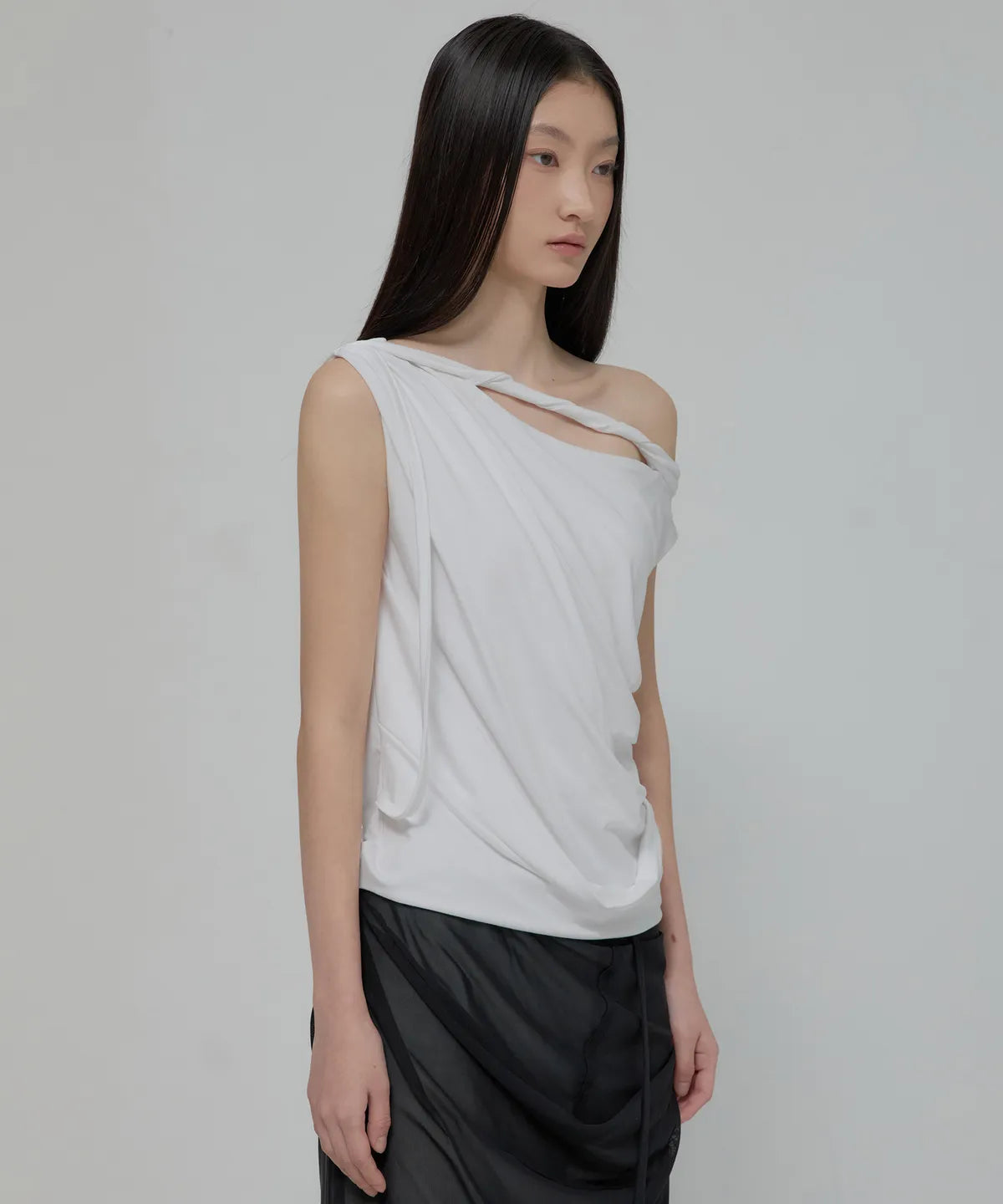【Flare up】Braided Drape One-Shoulder Top  [Black / White]