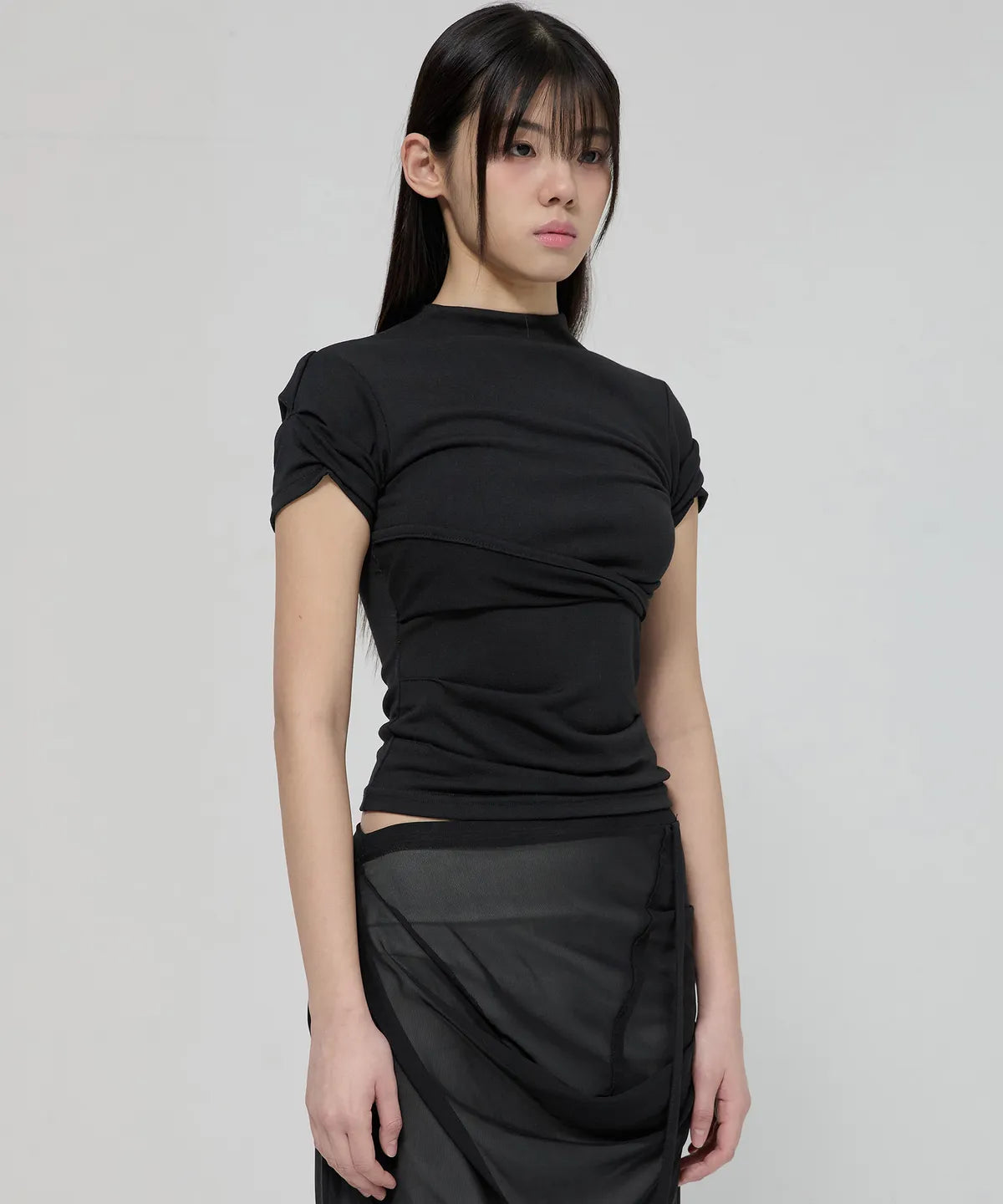 【Flare up】Asymmetrical Draped Mock Neck T-Shirt [Black / Gray]