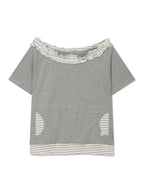 【Uglyshadow】 STRIPE FRILL OFF-SHOULDER [ GREY / NAVY ]