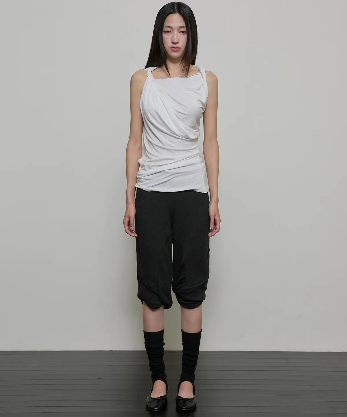 【Flare up】Braided Asymmetrical Sleeveless [Black / White / Gray]