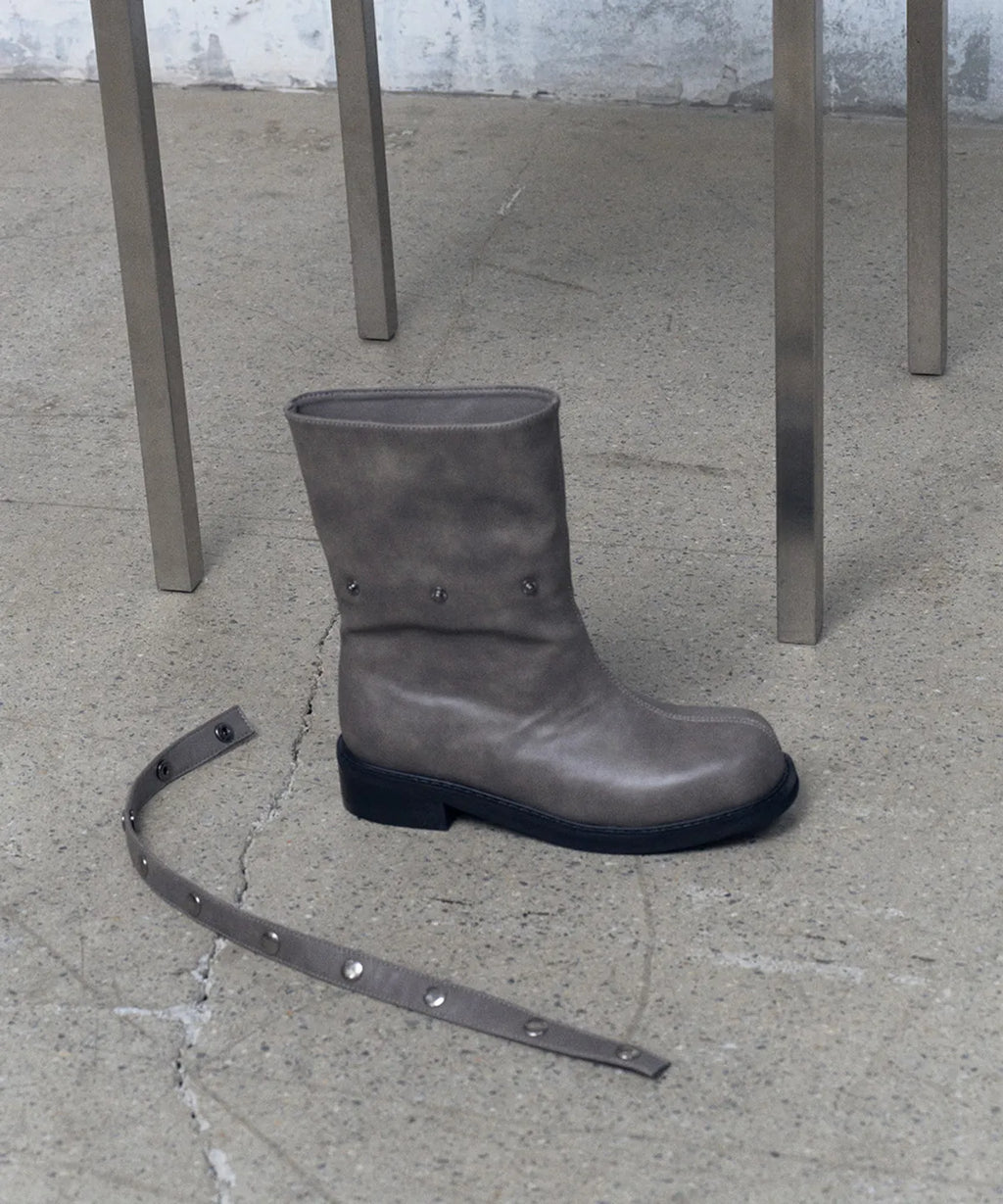 【KHIHO】NODE STUD BOOTS [ Black / Grey ]