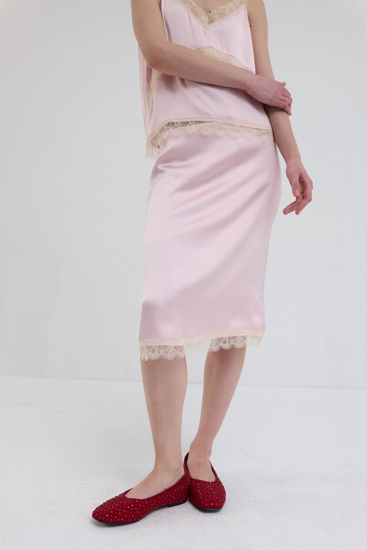 【overdue flair】 LACE SATIN MIDI SKIRT - 2 colors