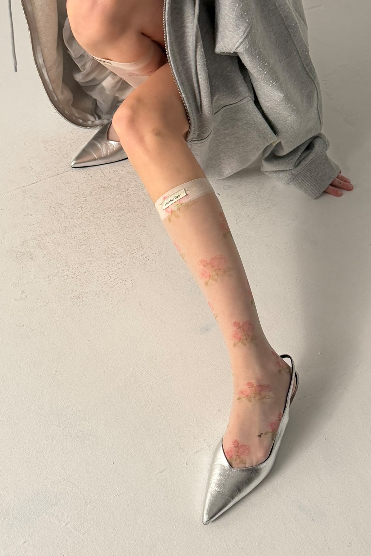 【overdue flair】ANTIQUE ROSE KNEE SOCKS